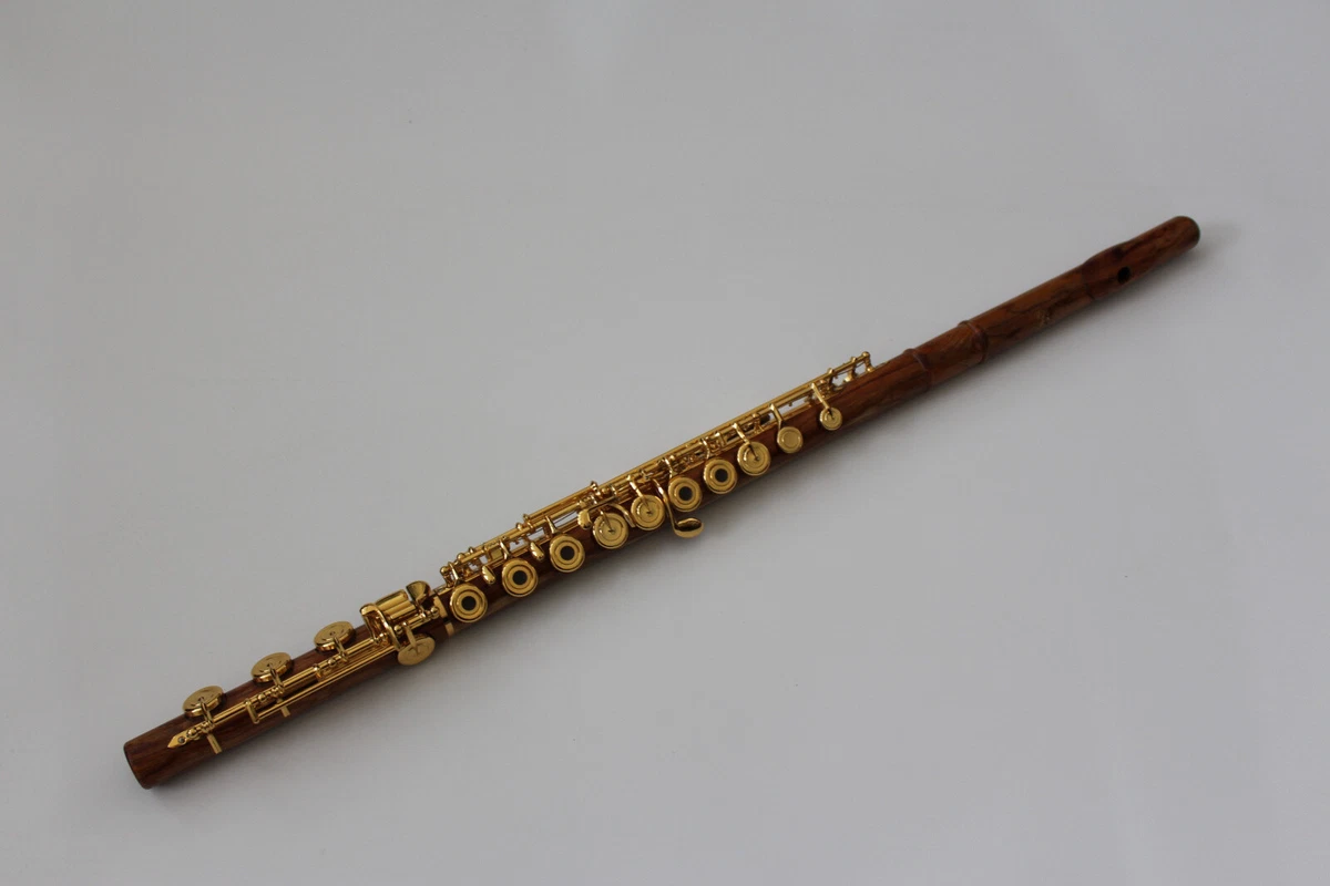 Wooden sales concert flute
