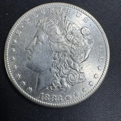 1883S  MORGAN SILVER DOLLAR IN BU CONDITION !!!