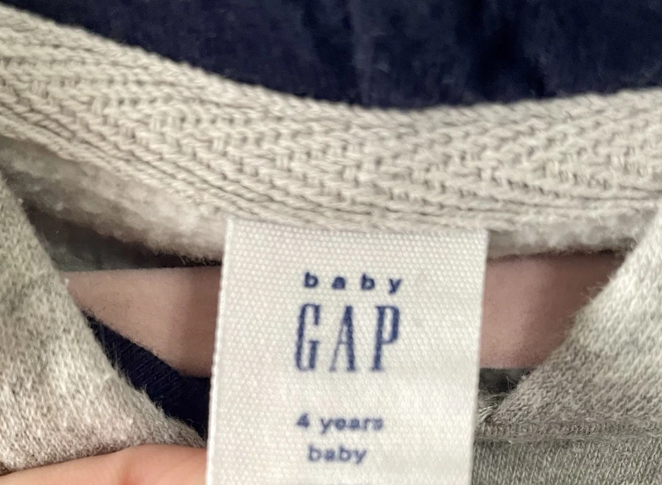 Niños Bebé GAP Clásico Azul Marino Logo GAP Pullover Gris Sudadera con Capucha, Talla 4Y Foto 4 de 4