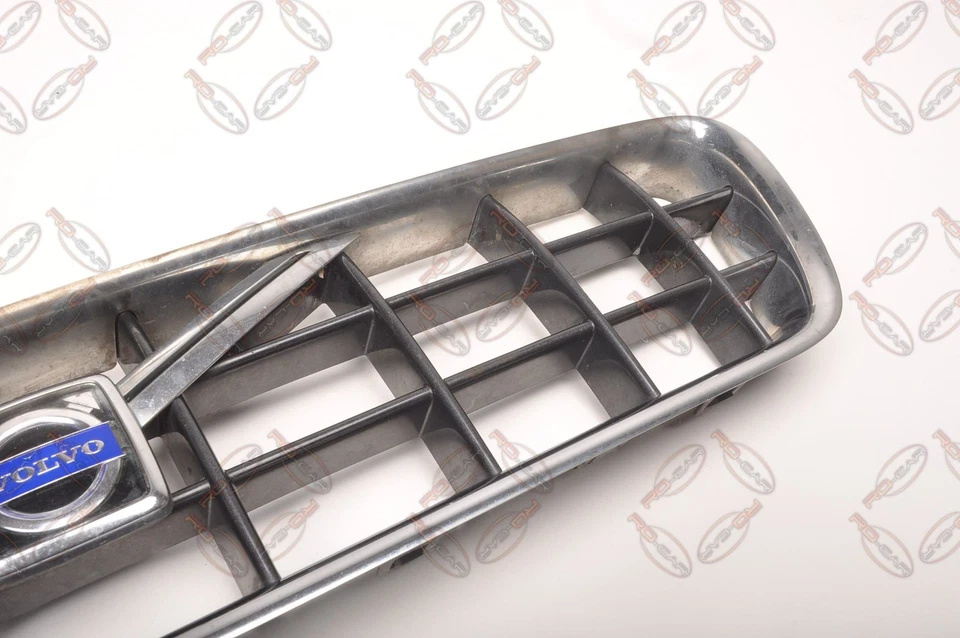 VOLVO C70 II Cabrio Parrilla Delantera 08678556 - Imagen 4 de 4