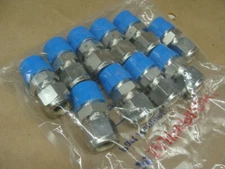 ONE PKG OF 10 SUPERLOK MALE CONNECTORS 1/2" TUBE OD X 1/2" MNPT 316SS SMC-8-8N