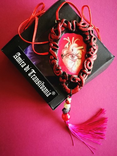 Love Attraction Talisman Eye Heart Magic Amulet Pendant Good Luck Charm Jewelry - Picture 9 of 24