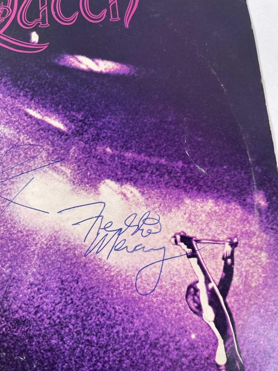 二枚まとめて。QUEEN / FREDDIE MERCURY-LP Queen Freddie Mercury Beautifully Signed Debut UK EMI Album