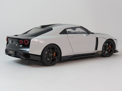 Autoart Nissan GT-R50 by Italdesign metallic white black 2021 1/18 77511 - Foto 3 di 6