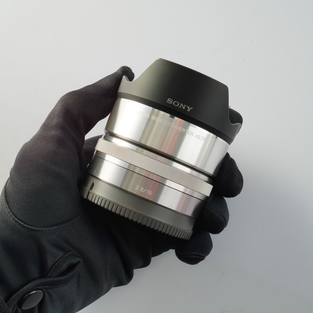 EXCELLENT SONY E 16mm F/2.8 SEL16F28 + Ultra Wide Converter x0.75