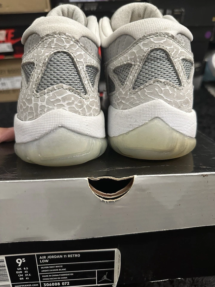 Air Jordan 11 ретро IE низкий серебристый цемент серый нейтральный белый цедра - размер 9,5 - Изображение 2 из 4