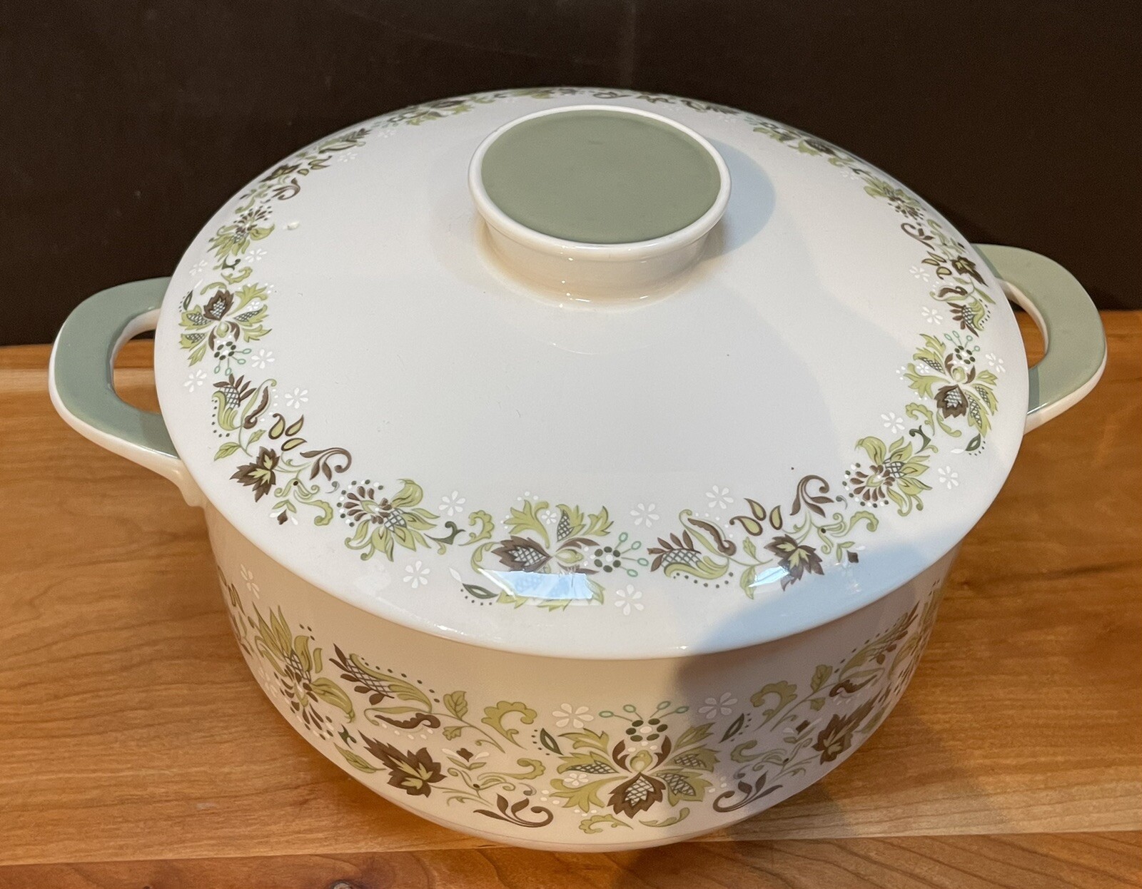 Mid Century Royal Doulton "Vanity Fair" 2QT Oval Oven To Table Covered Casserole