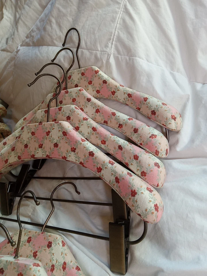 Juego de 4 hermosas perchas antiguas, de diseño, cubiertas de tela, de madera, de alta calidad Foto 3 de 4