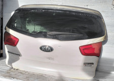 737003W010 Portello post.  KIA SPORTAGE 3a Serie 1.6 GDI (99Kw) 2WD Suv
