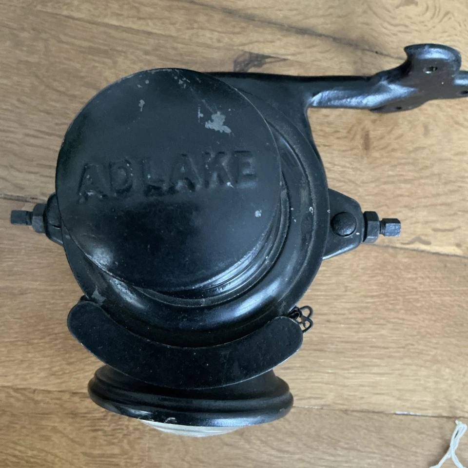 Par de soportes de pared para linternas ferroviarias Adlake c 1930 furgón o carro restaurado Foto 4 de 4