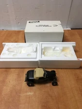 Danbury Mint 1932 Ford Deuce Highboy 1:24 Diecast Car w/box no COA