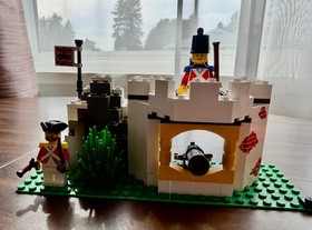 Vintage LEGO 6266 Pirates Cannon Cove Set (1993) with instructions (no box)