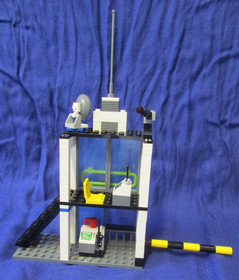 LEGO CITY: Police Command Centre (7743) 99% Complete