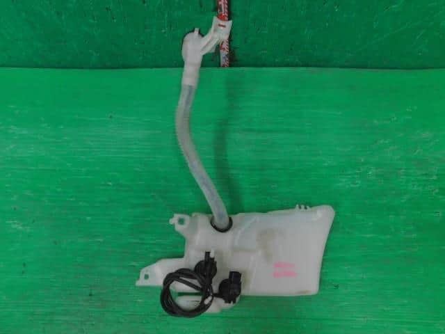 TOYOTA IQ 2010 DBA-KGJ10 Windshield Washer Tank 8531574010 [Used] [PA79109298]