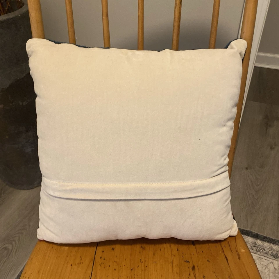 Almohada decorativa de lana enganchada blanca para perro escocés besos vacaciones 16" x 16" de colección Foto 4 de 4