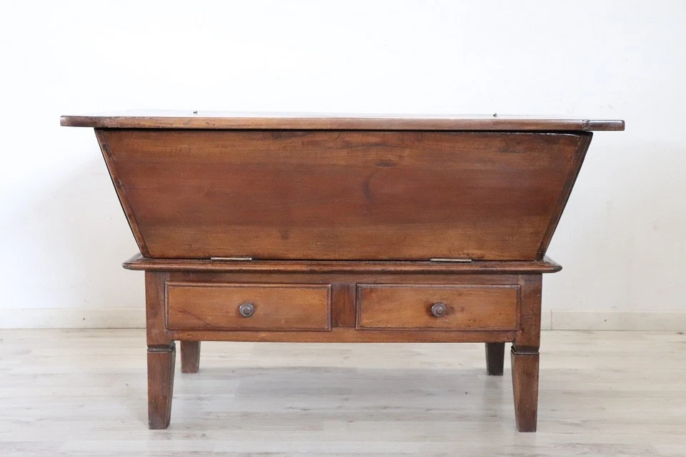 Armário italiano antigo do século XIX em madeira maciça de nogueira - Imagem 2 de 4