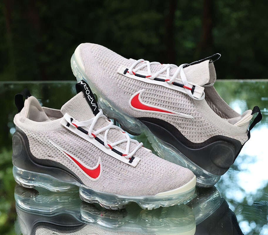 Nike Air VaporMax Flyknit 2021 Mens Size 10 Light Bone Red