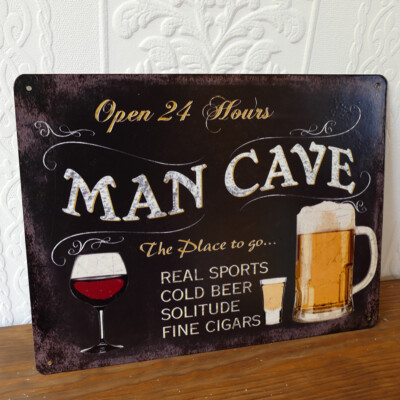 Blechschild Man Cave Männerhöhle Sport Bier Wein Zigarren 24h geöffnet retro