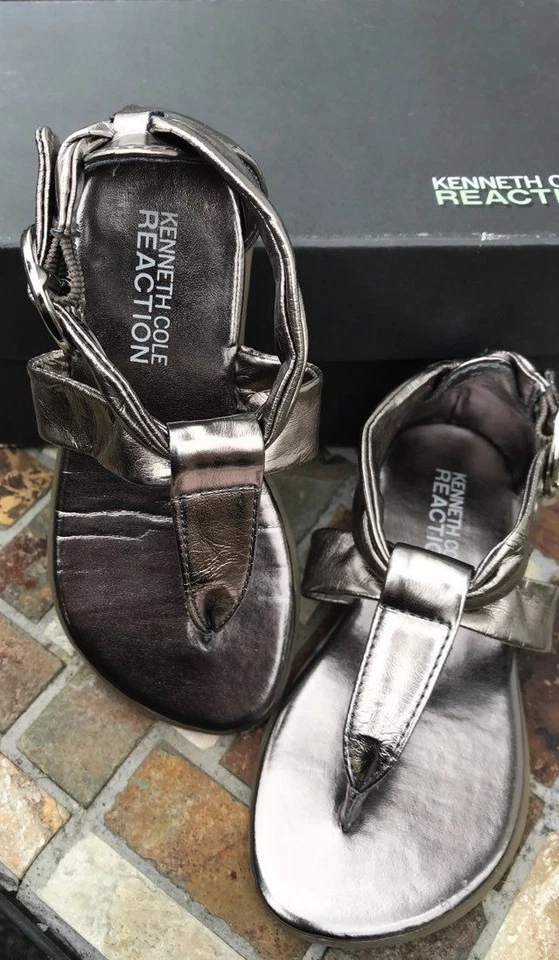 Sandálias Little Girls Kenneth Cole Reaction sandálias estanho tamanho 9 M NOVAS - Imagem 3 de 3