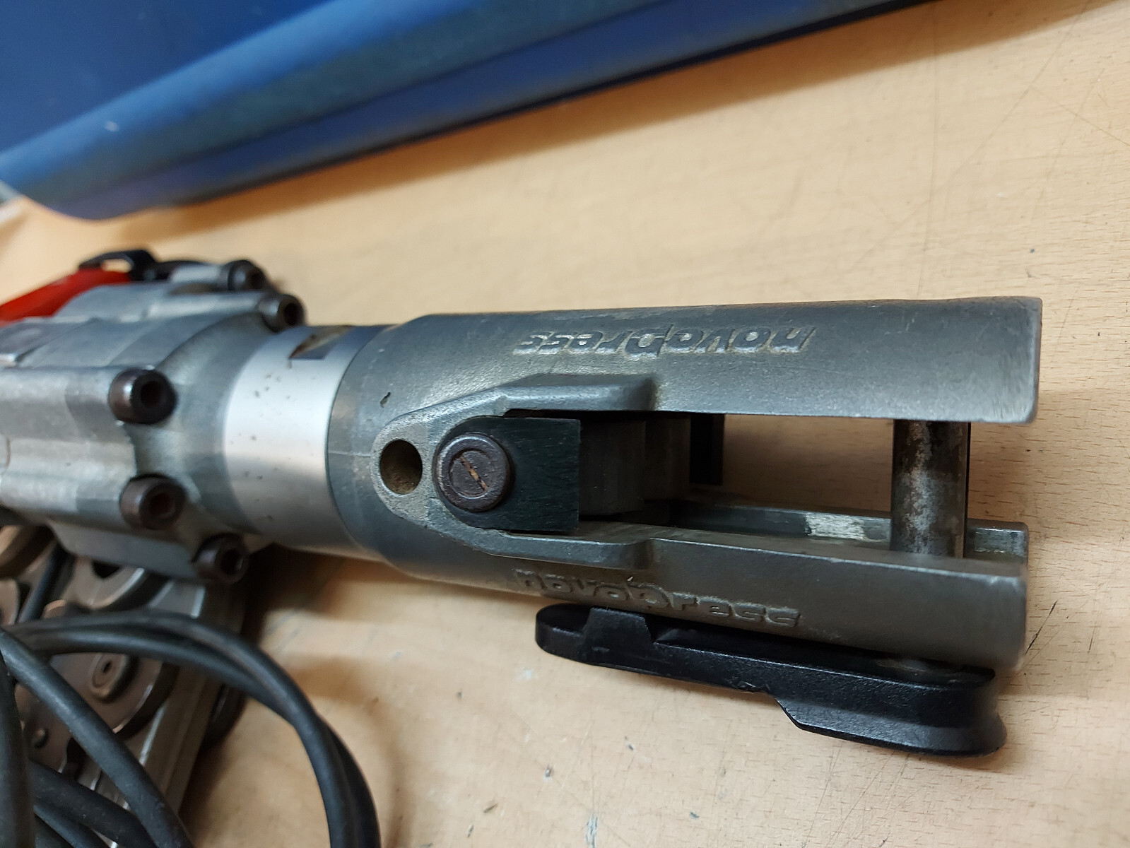 Geberit Novopress EFP2 Press Machine Press Pliers 6 x Mepla Press Jaws Viega