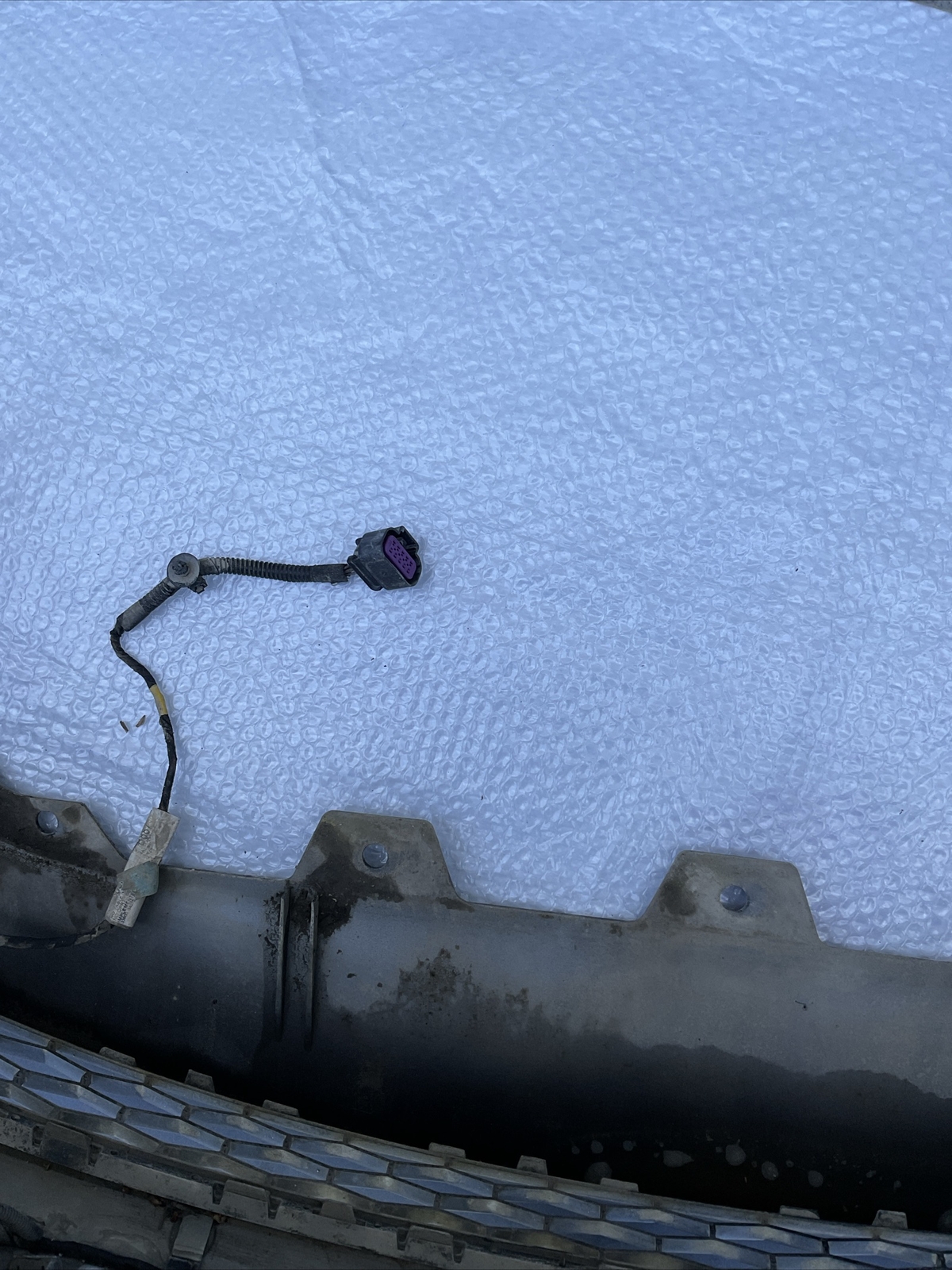2014-2017 MASERATI QUATTROPORTE FRONT BUMPER COVER W/ GRILL & PDC SENSORS OEM