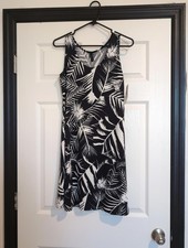 Small NWT black and white tropical dress