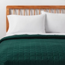 King Microfiber Quilt Dark Green - Room Essentials