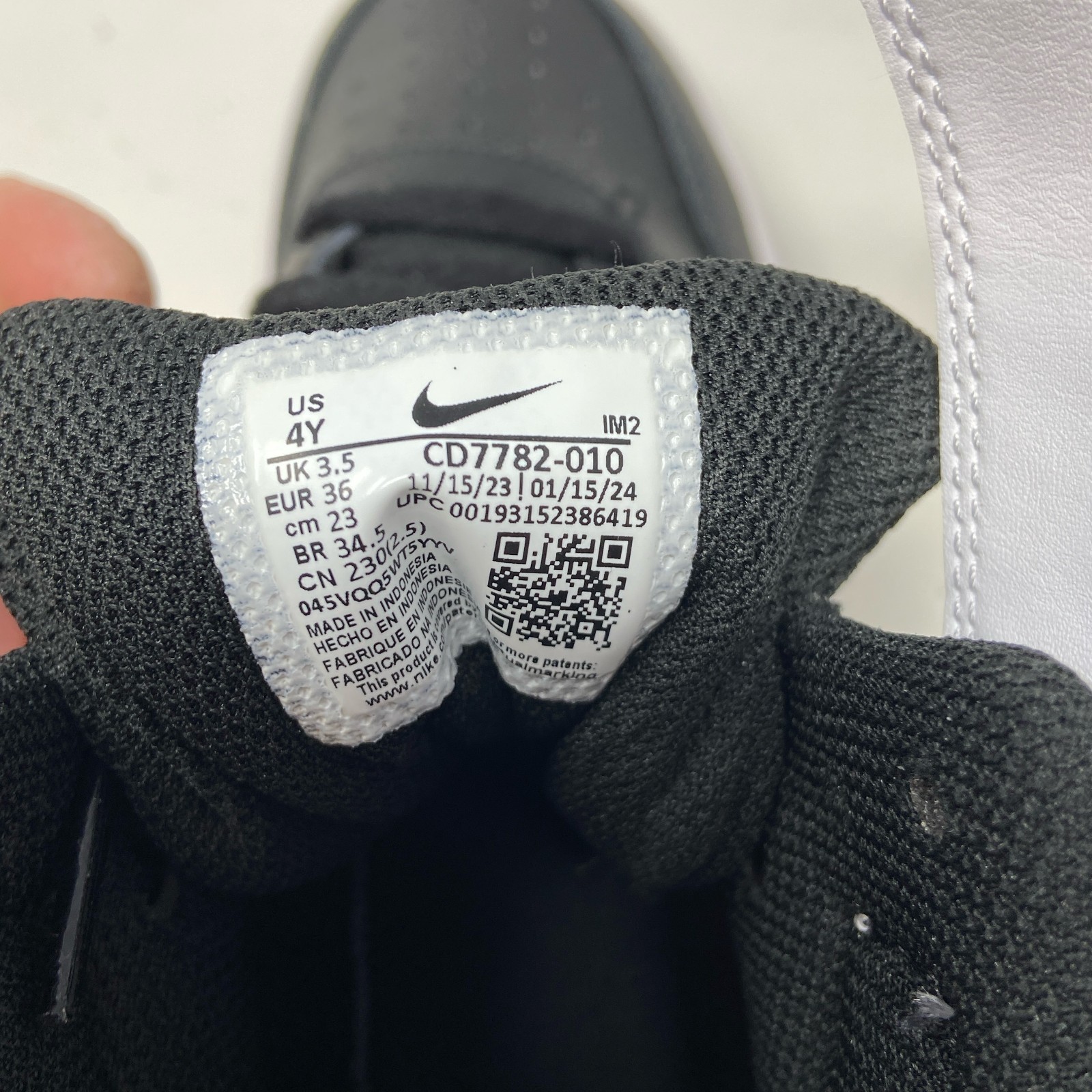 Nike Court Borough Mid 2 Black/White Kids 4Y CD7782-010