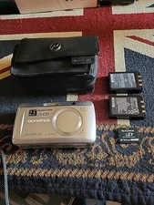 Olympus Stylus 500 5.0MP Digital Camera +512MB xD-Picture And Original Case.