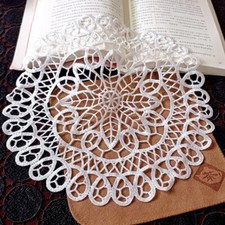 4Pcs/Lot Vintage Embroidered Lace Doilies Round Placemats Flower Coasters 6inch