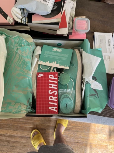 Nike Men’s Corporate X Jordan Air Ship