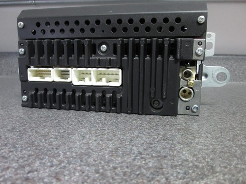 04-05 RAV-4 Factory stereo radio CD player AM FM cassette FUJTSU nice - Picture 11 of 18