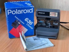 Polaroid 636 CloseUp, shoots 600 instant films - with built-in flash