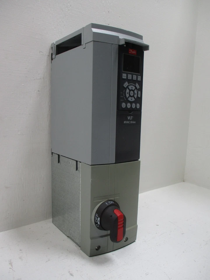 Danfoss FC-102P5K5T4E21H2XG 7.5-HP VLT HVAC Drive 131F0454 5.5kW 7.5HP 11A 480V - Image 3 of 4