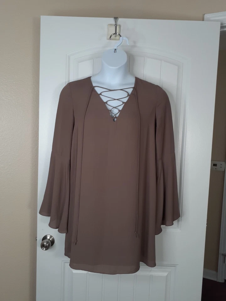 Vestido túnica soprano M color camel oscuro manga larga 2 capas encaje cuello Foto 2 de 4