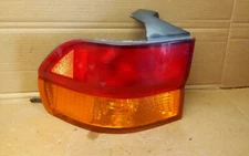 2002-2004 Honda Odyssey Driver Side Tail Light Lamp 