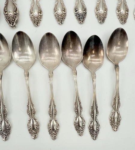 23 Piece Oneida 1881 Rogers Baroque Rose Pattern Silver Plated Flatware Set - Picture 4 of 7