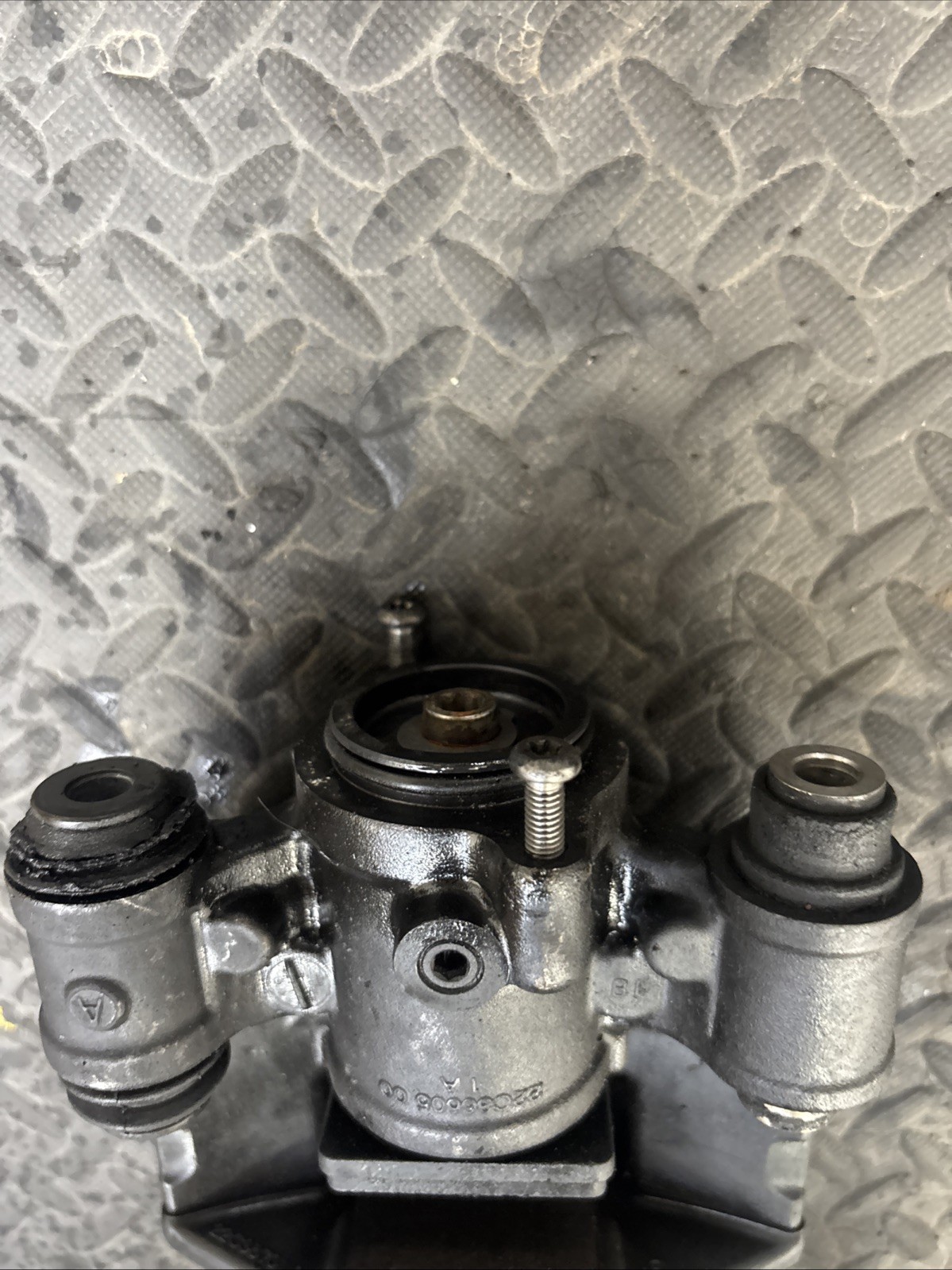 McLaren 570S Rear Left Brake caliper P/N 13CA006CP