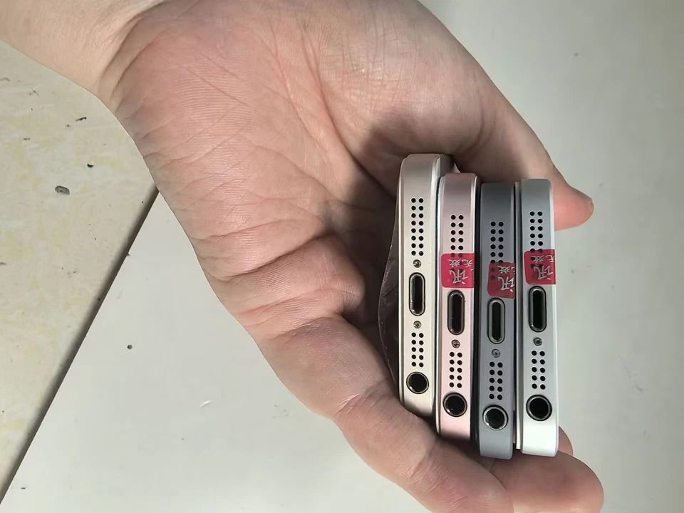 Apple iPhone SE 16/32/64/128GB - Unlocked ALL colors IOS 15 no box - Image 3 of 4