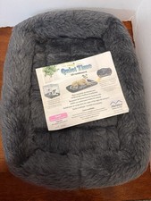 MidWest Quiet Time Plush Pet Bed   Small Fits 18  / 46 cm Crates 