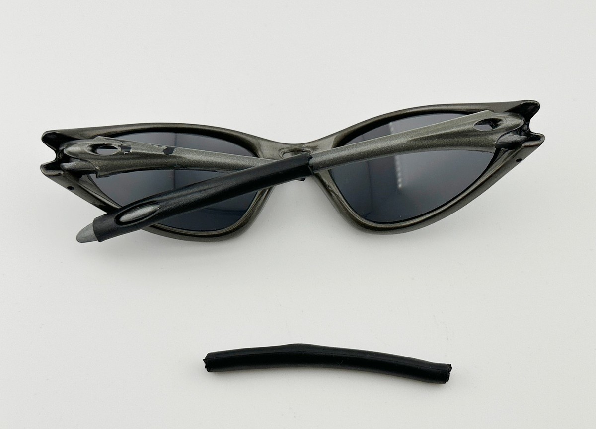 Oakley Minute (GEN 1) 1.0 Gray Sunglasses - *BROKEN TEMPLE* | eBay