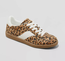Universal Thread Women Fashion Sneakers Memory Foam Lace Up Low Top SZ7 538-9