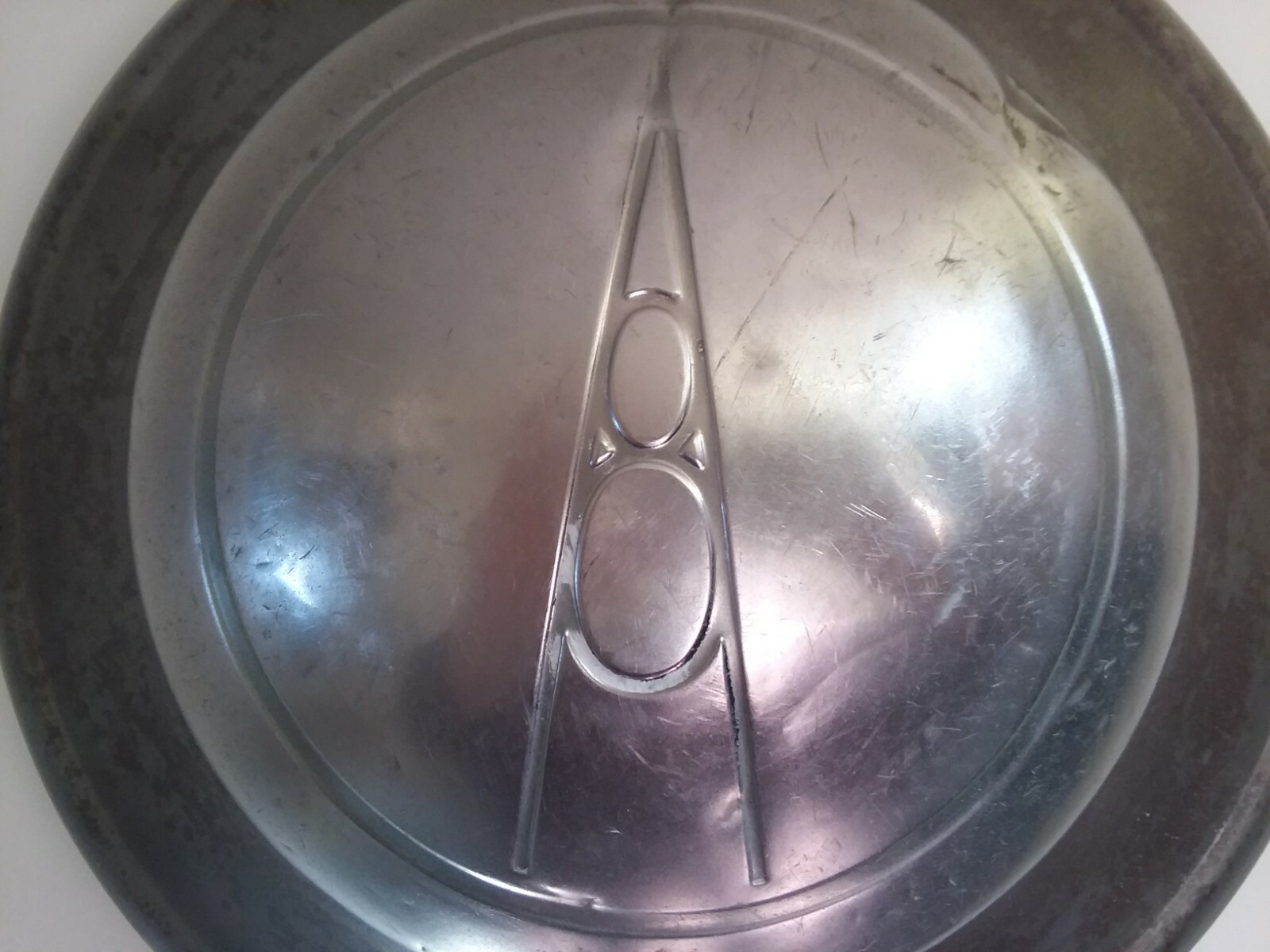 1930s 1940s Ford Deluxe Hubcap 13" Diameter Chrome Good "Flying Saucer