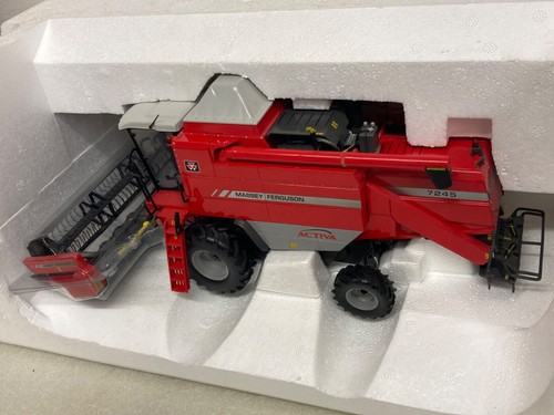 1/32 scale UH 2662 Massey Ferguson Activa 7245 combine harvester 1st version - Picture 4 of 9
