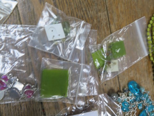 LOT SALE - Costume Jewelry Lot Earrings Necklaces BEADS - VINTAGE 1 - Picture 6 of 12