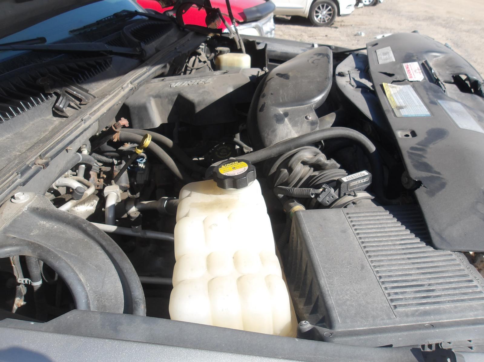 Used Left Sun Visor fits: 2000 Chevrolet Tahoe illuminated L. w/dimming vanity l