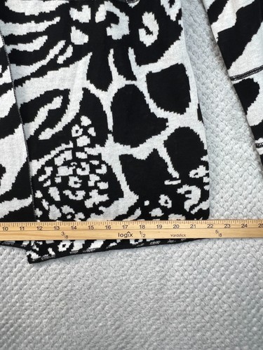 Cárdigan abierto suéter cebra leopardo negro blanco talla mediana boho Marla Wynne para mujer - Imagen 11 de 17