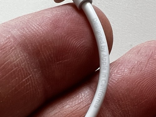 Genuine Apple USB-C to 3.5mm Headphone Jack Adapter White - Zdjęcie 4 z 4