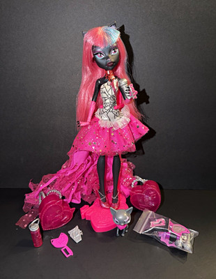 Monster High Catty Noir 13 Wishes 11in Doll w/ Outfit Shoes Accessories Stand