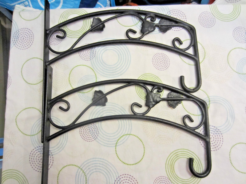 2-BLACK STEE; WALL MOUNT HANGING DECORATION PLANT HOOKS